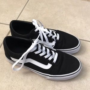 VANS Women’s Black/White Ward (Canvas) Size: 8